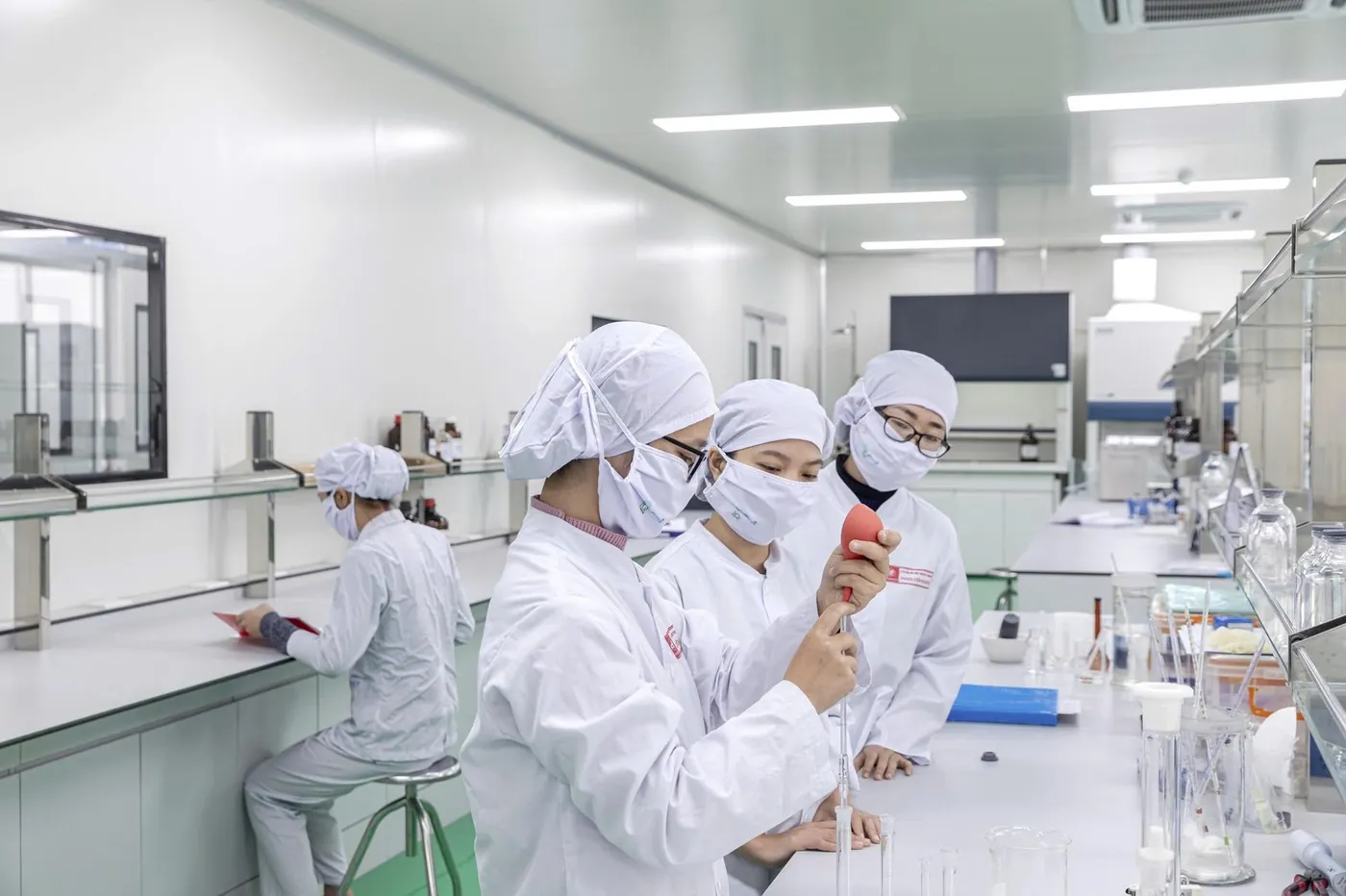 Tận tâm trong công việc.